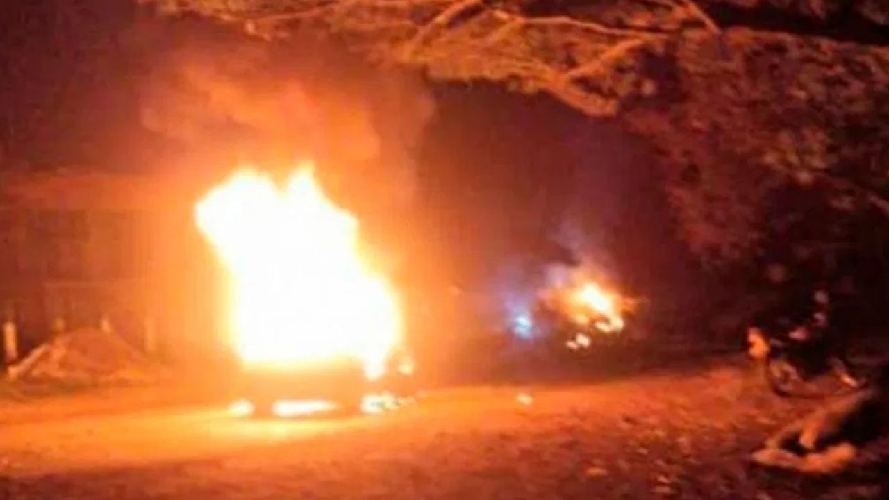 Al menos 7 muertos por ataque con explosivos contra autobús en Colombia