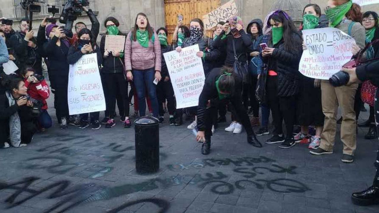 ¡Fátima somos todas! Protestan mujeres afuera de Palacio Nacional