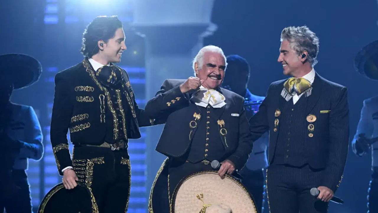 Alex Fernández y la emotiva felicitación a Vicente Fernández por sus 80 años