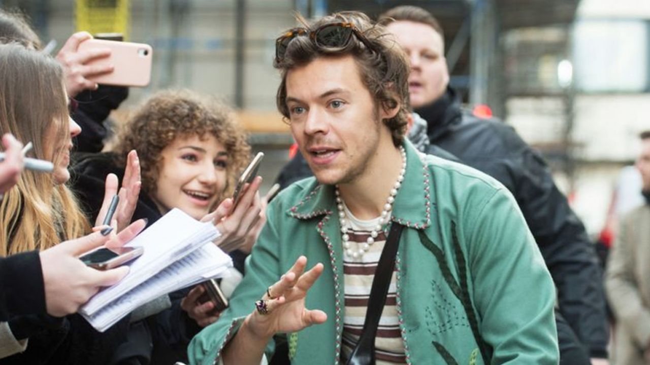 Harry Styles, víctima de la delincuencia; lo asaltan y amenazan con cuchillo