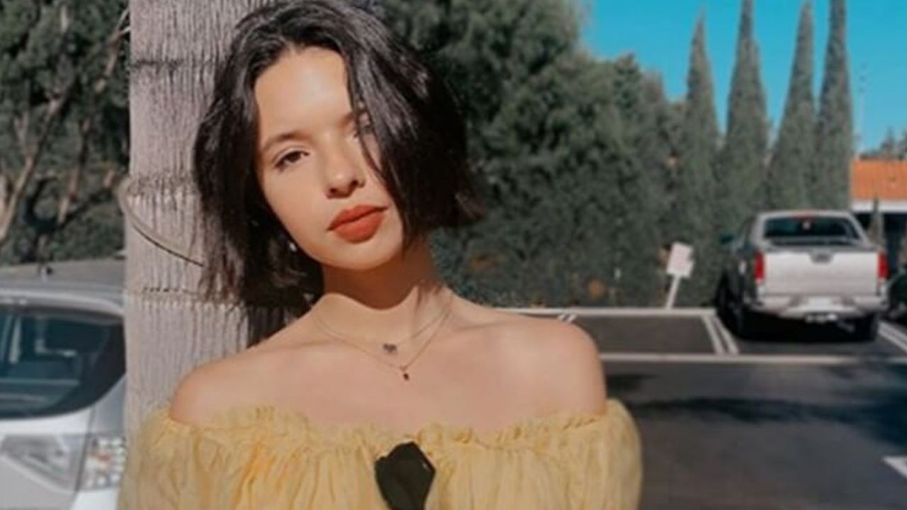 Ángela Aguilar se sincera y confiesa que robó a su papá para modelar lujoso ‘look’