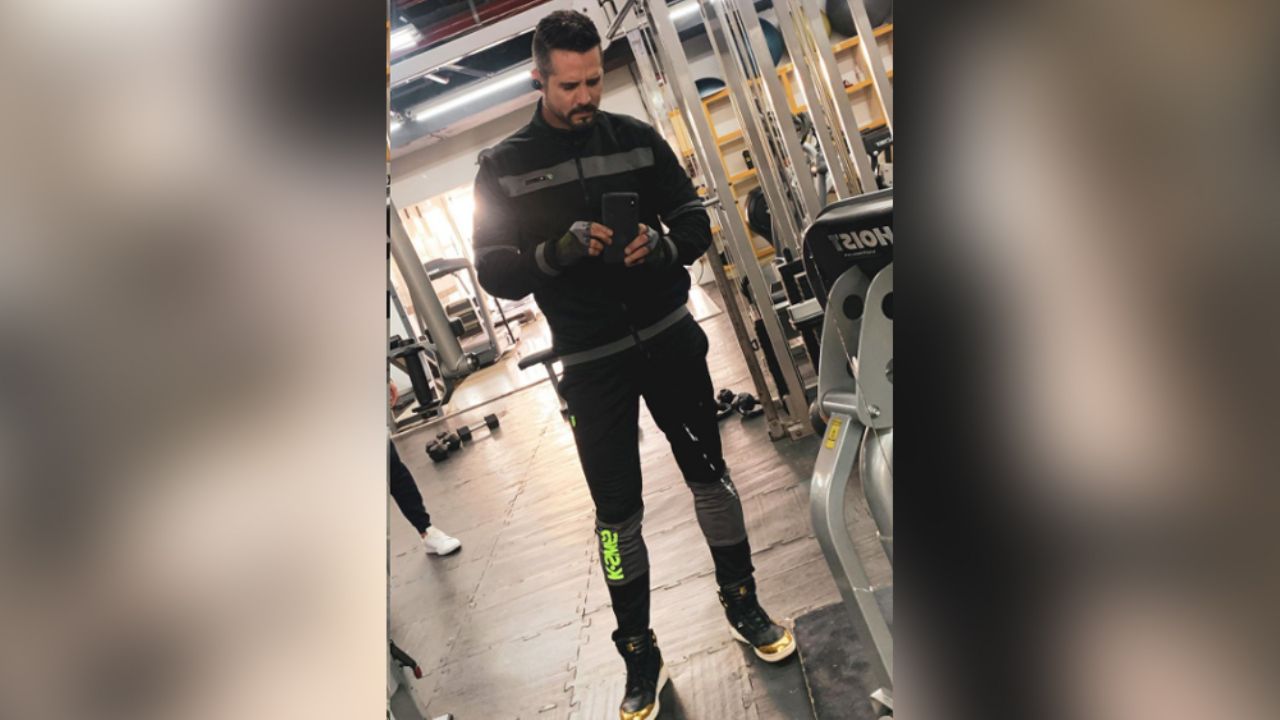 “Quiero cumplir tus fantasías”: José Ron recibe atrevida propuesta en el gym