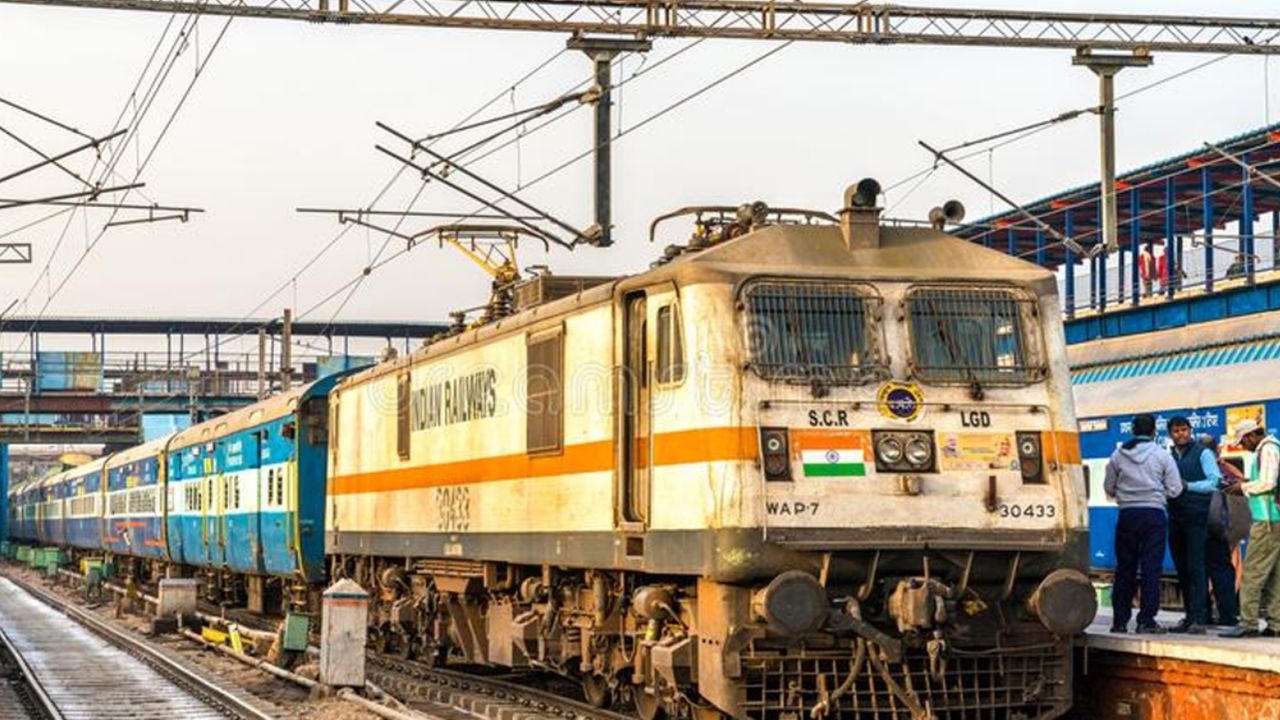 FUERTE VIDEO: Hombre cae de tren en movimiento y casi termina aplastado