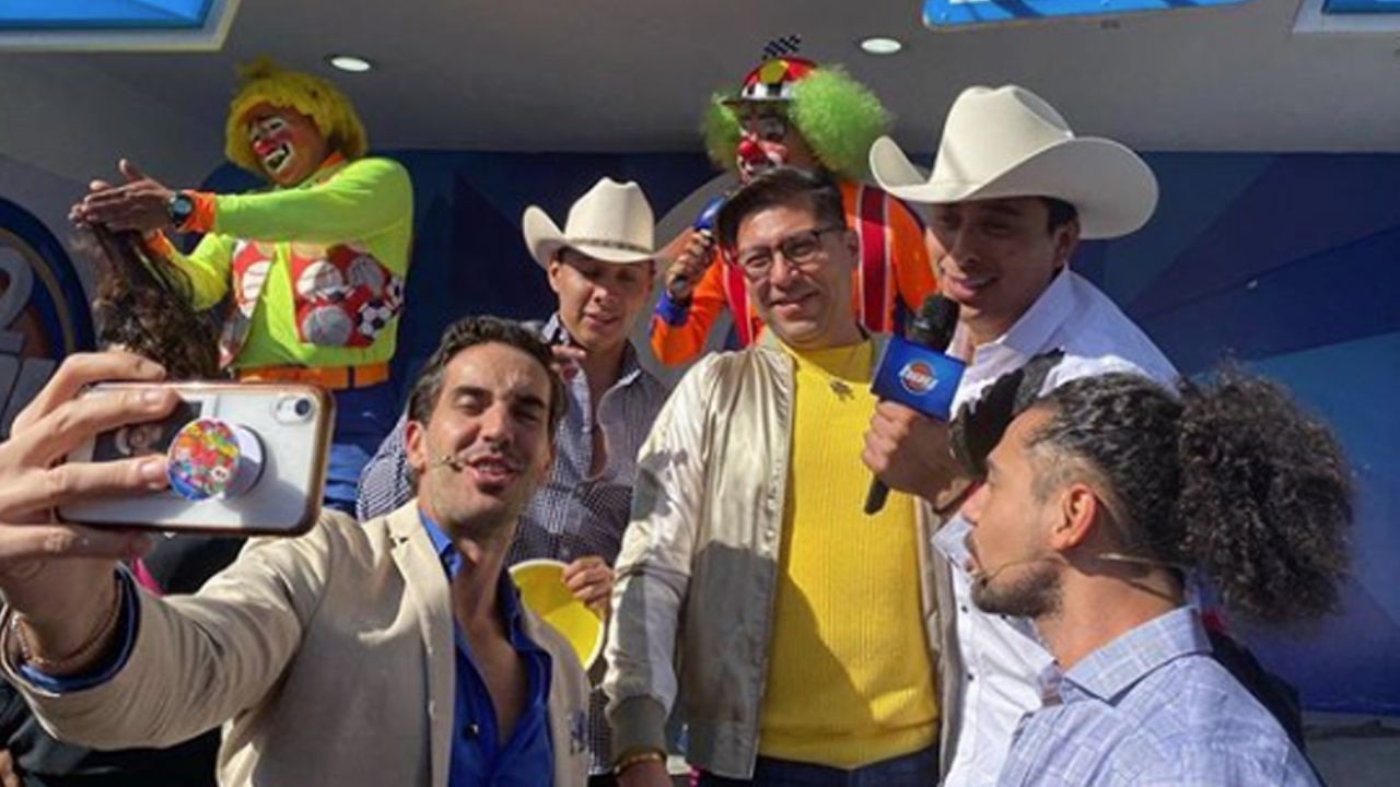 ¡Solo en México! En pleno programa en vivo, roban celular a integrante de ‘Hoy’