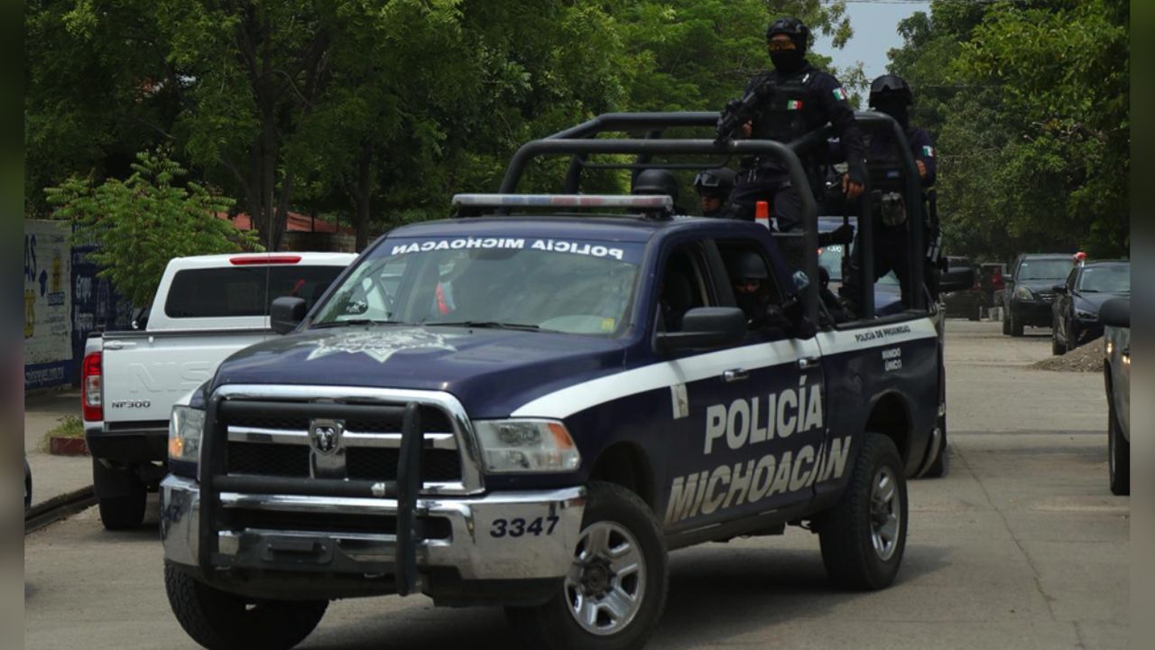 Hallan fosa clandestina con 10 cuerpos; reconocen a presuntos responsables