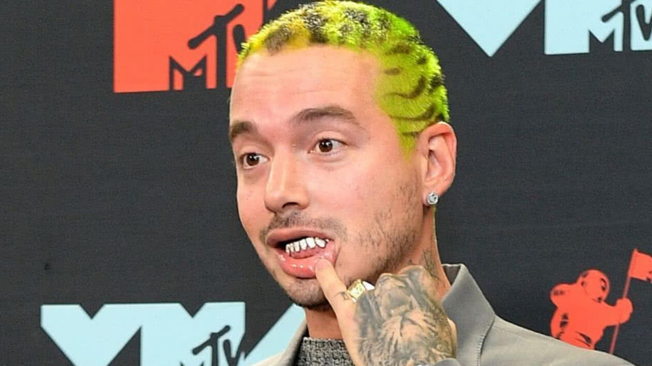 “Te amo tanto”: J Balvin ‘enciende’ las redes con cautivadora sesión de fotos