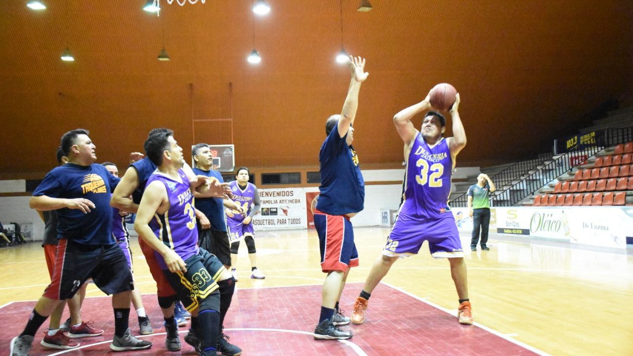 Taquería Flores alarga la serie semifinal en Liga de basquetbol de Navojoa