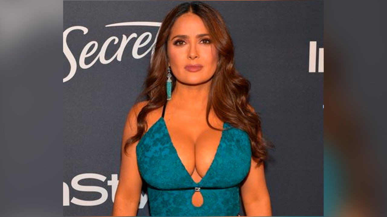 “Buenísimos flotadores”: Salma Hayek impacta en redes al mostrar sus senos