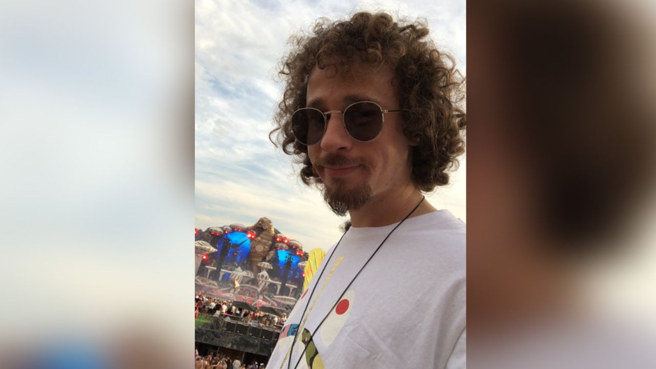 “Ayúdame Diosito”: Mujer se vuelve viral al creer que Luisito Comunica ¡es Cristo!