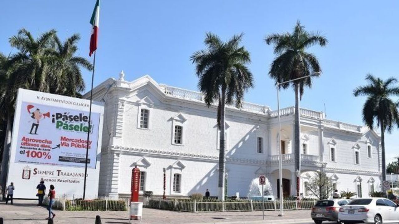 Cae funcionario de Culiacán con 29 tarjetas bancarias y 2 cheques de 1 mdp