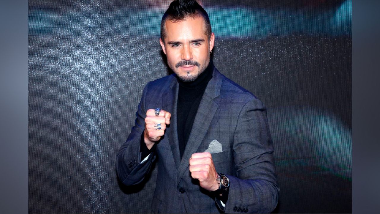 “Me tienes ardiendo”: José Ron ‘prende’ a sus fans con atrevido recuerdo