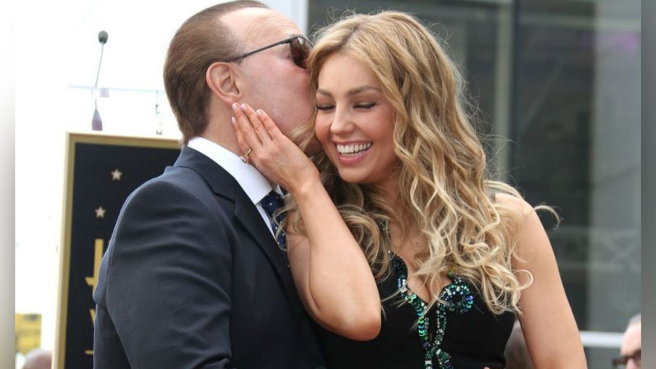 Tommy Mottola recibe crítica por el inglés de Thalía: “Métela a clases online”