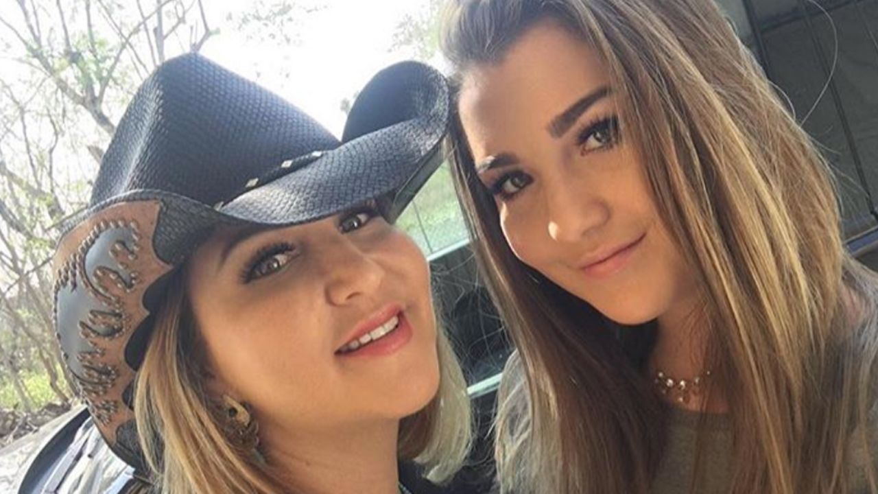 Melanie, hija de Alicia Villarreal, sorprende con increíble figura en bikini