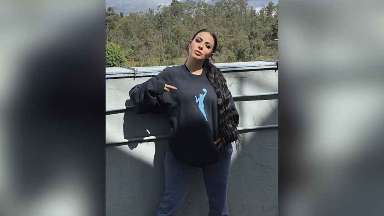 “Tremendo bote”: Jimena Sánchez cautiva al ejercitarse en la caminadora