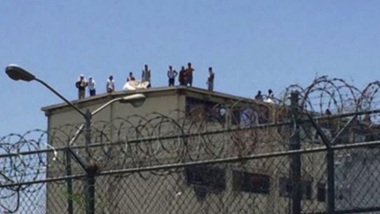 Tras riña en un penal de Tabasco, 11 internos terminan con varias lesiones