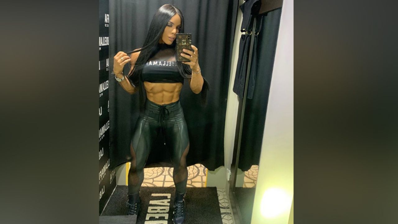 Yarishna Ayala de ‘Exaltón’ luce sus ‘poderes’ en asfixiantes leggings