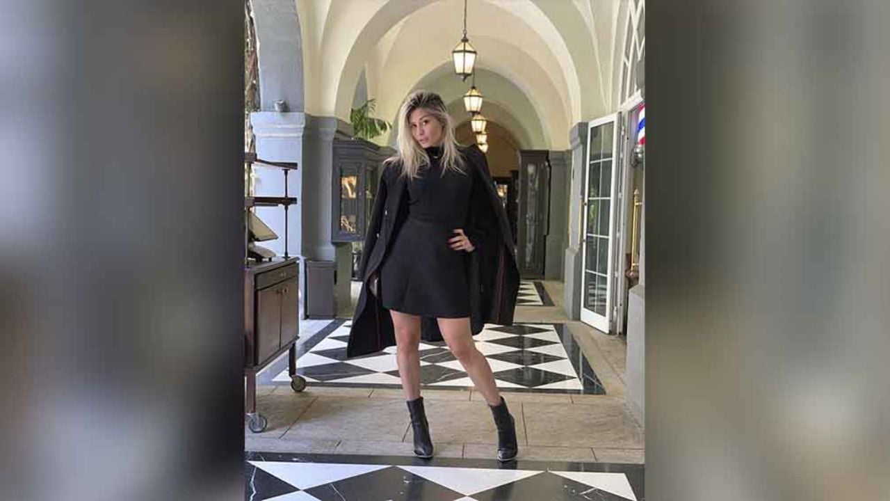Issa Vegas hace estallar Instagram al exhibir delantera con irreverente escote