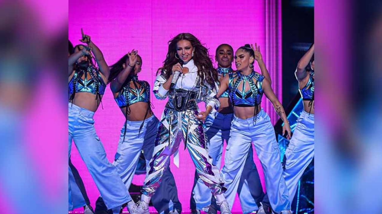 VIDEO: ¿Hizo ‘playback’? Thalía enoja a fans tras show en Premio lo Nuestro