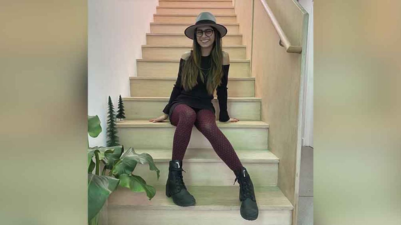 Mía Khalifa deslumbra al exhibir su trasero mientras ejercitar su abdomen