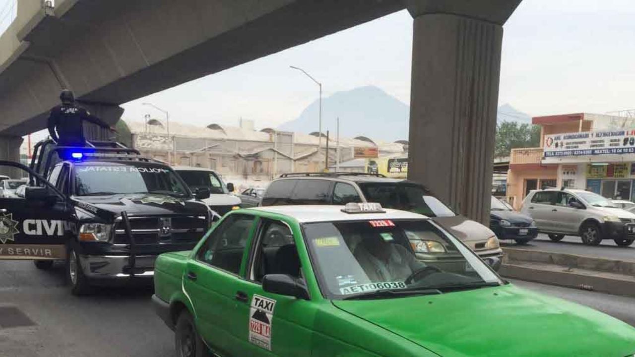Mujer se hace pasar por fantasma para no pagar el taxi en Monterrey