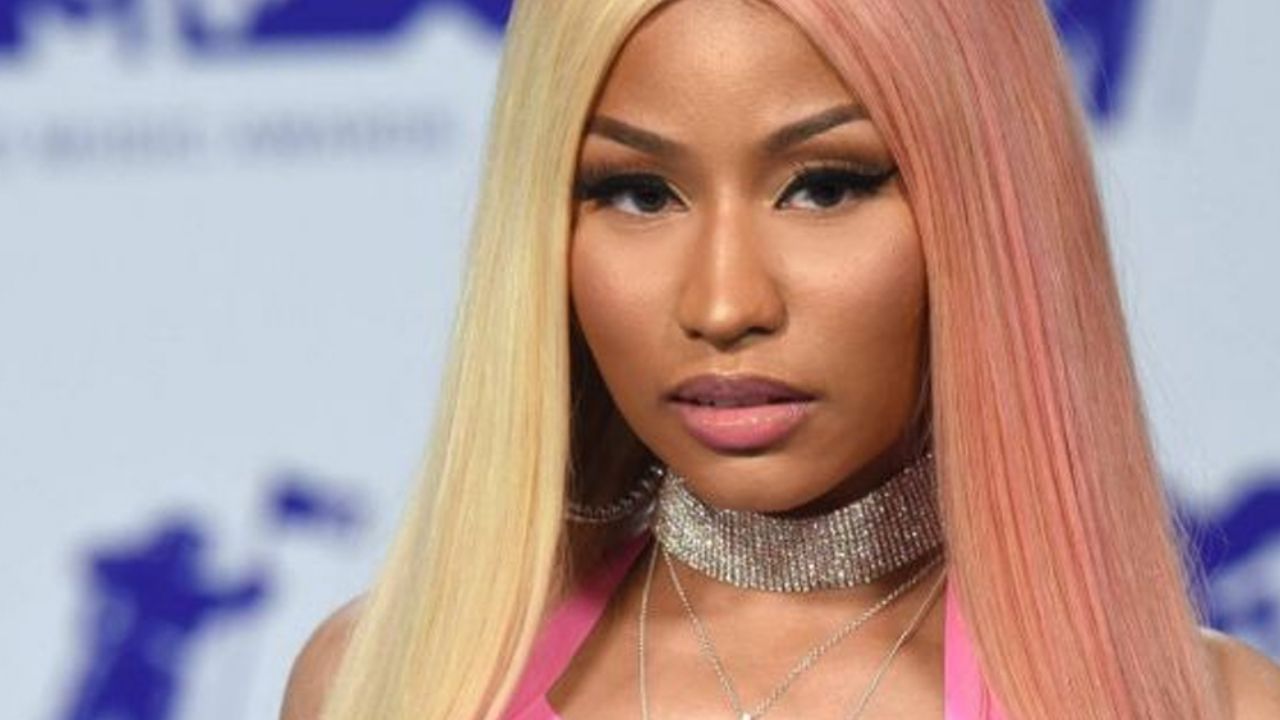 VIDEO: Nicki Minaj estremece con sensual ‘twerk’ en vestido transparente