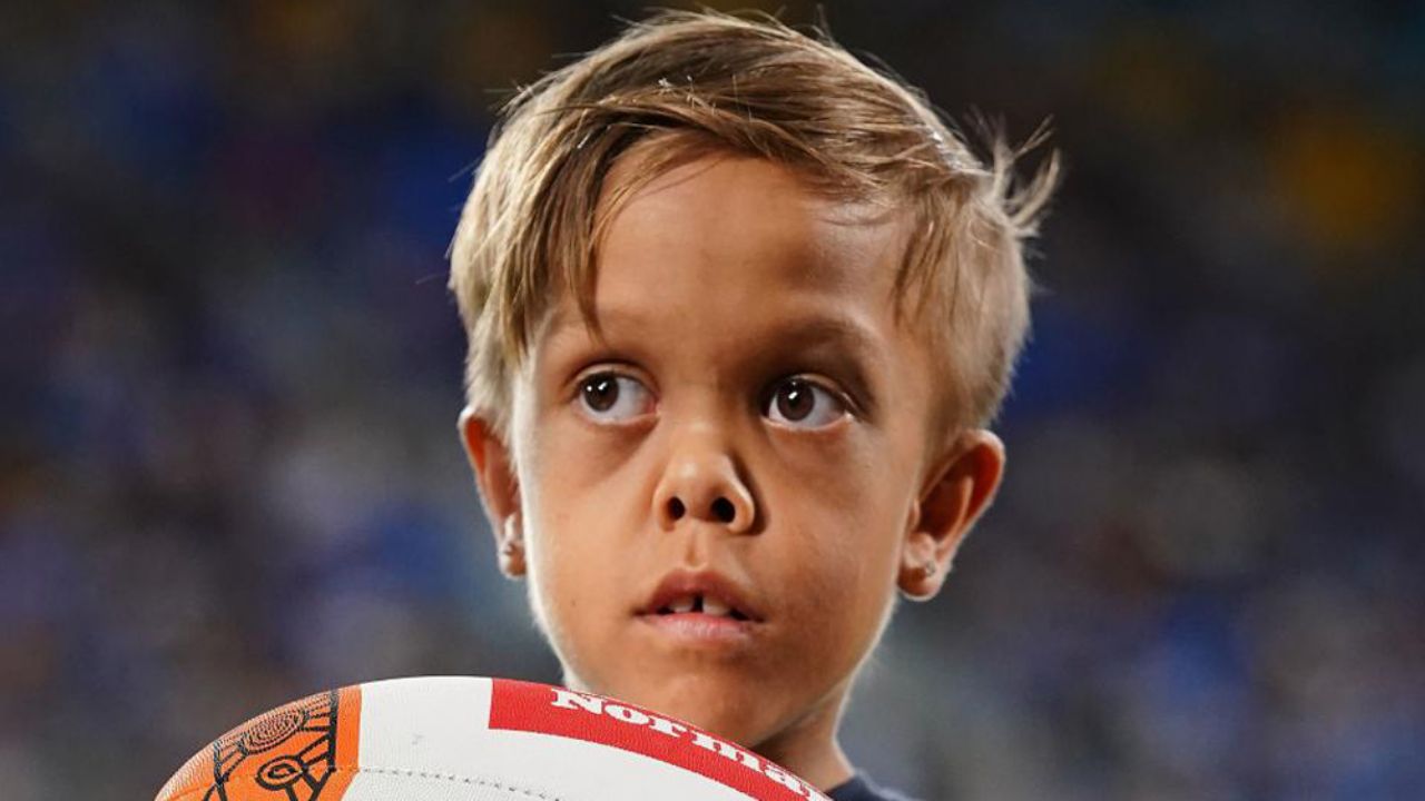 Cumple su sueño: Quaden Bayles asiste como toda una estrella a juego de rugby