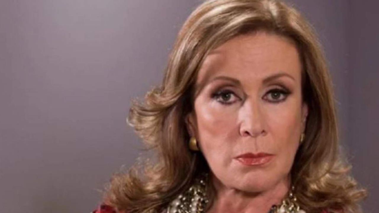 ¡La furia de la tía! Laura Zapata critica a AMLO y lo llama “fósil de la UNAM”