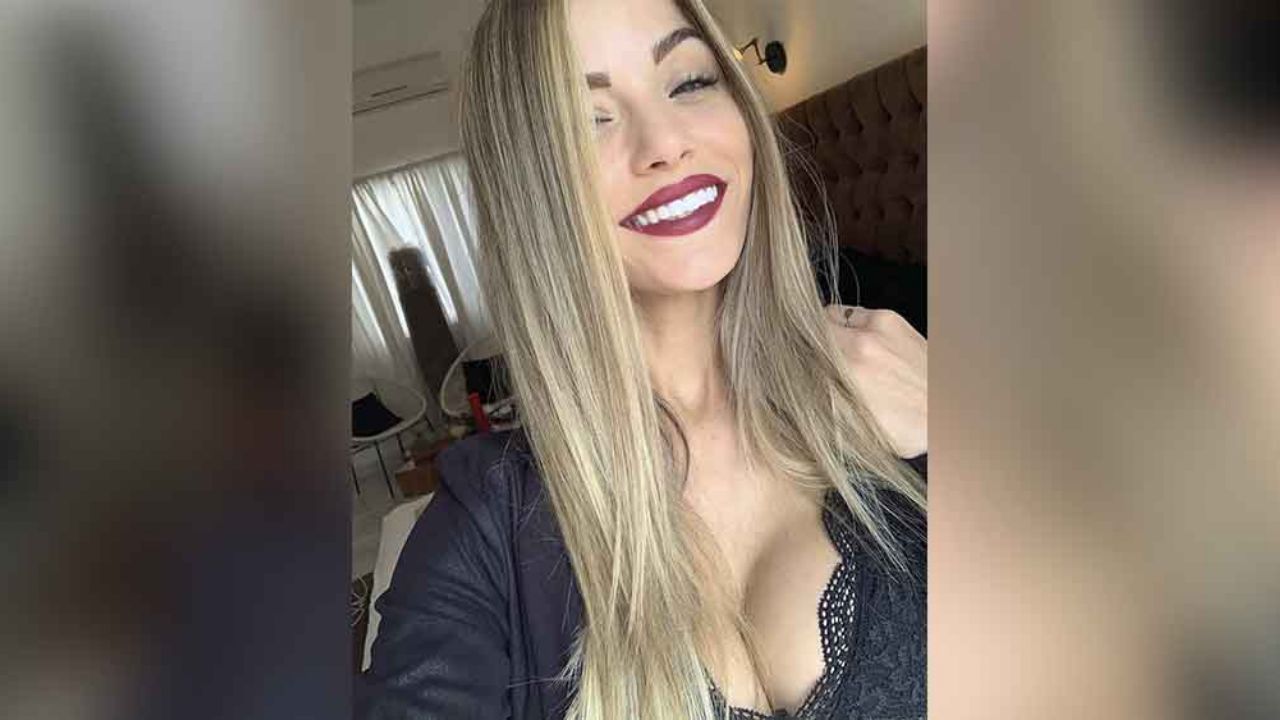Melanie Pavola deleita la pupila de sus fans al posar en atrevida lencería