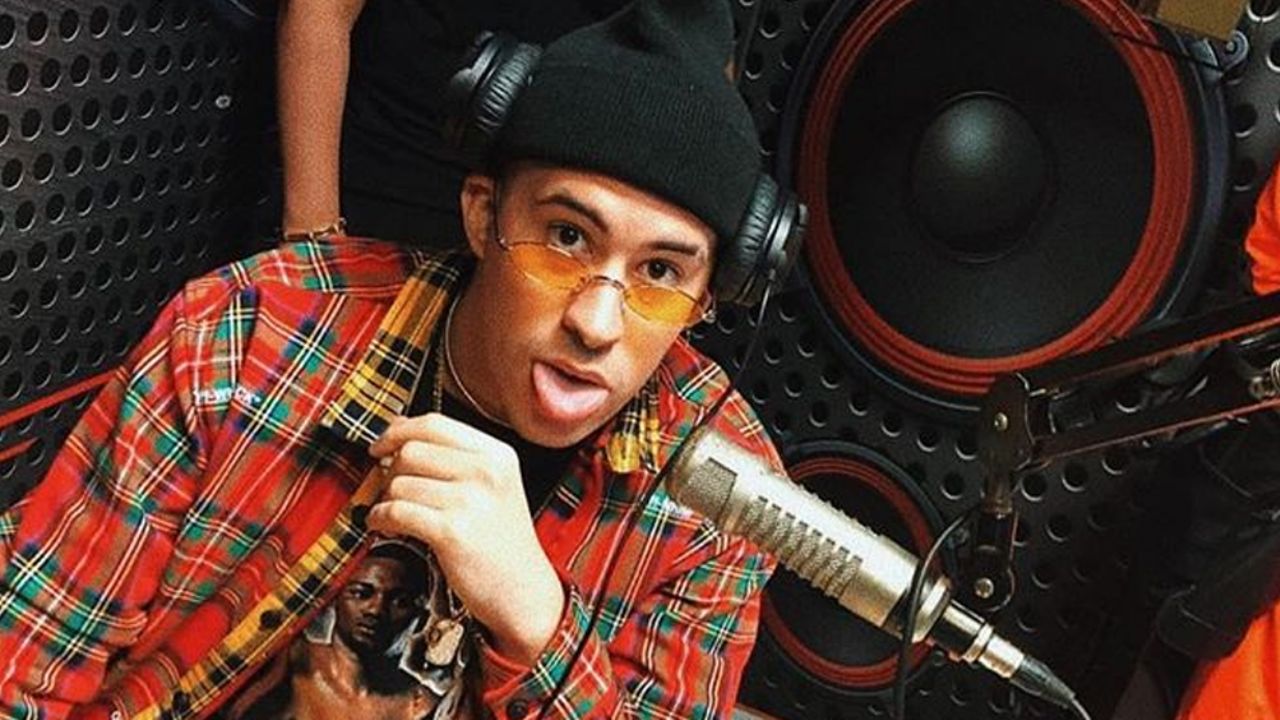 Bad Bunny publica su foto más extraña y arranca cientos de risas