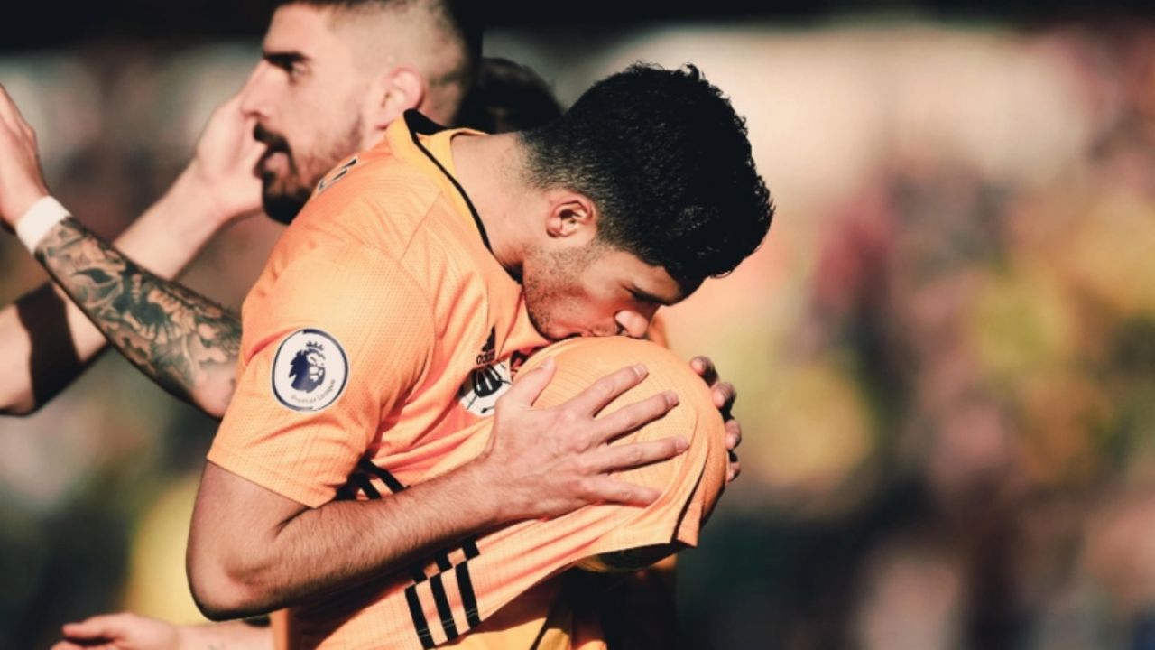 Raúl Jiménez anota su gol 25 en la Premier League y lo dedica a su bebé