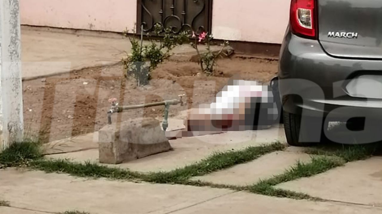 Sangriento domingo: Sicarios ejecutan a hombre en plena banqueta