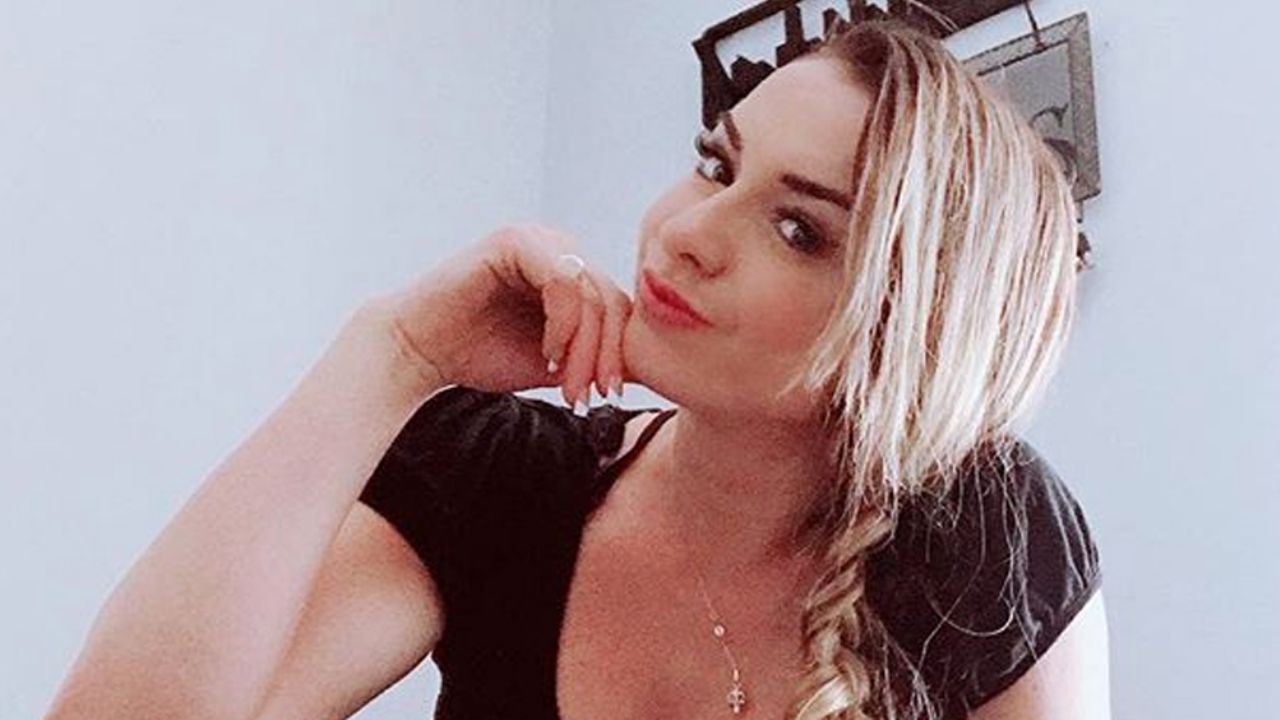 Ingrid Brans ‘La Reata’ se pone atrevida y se muestra en nada más que una tanga