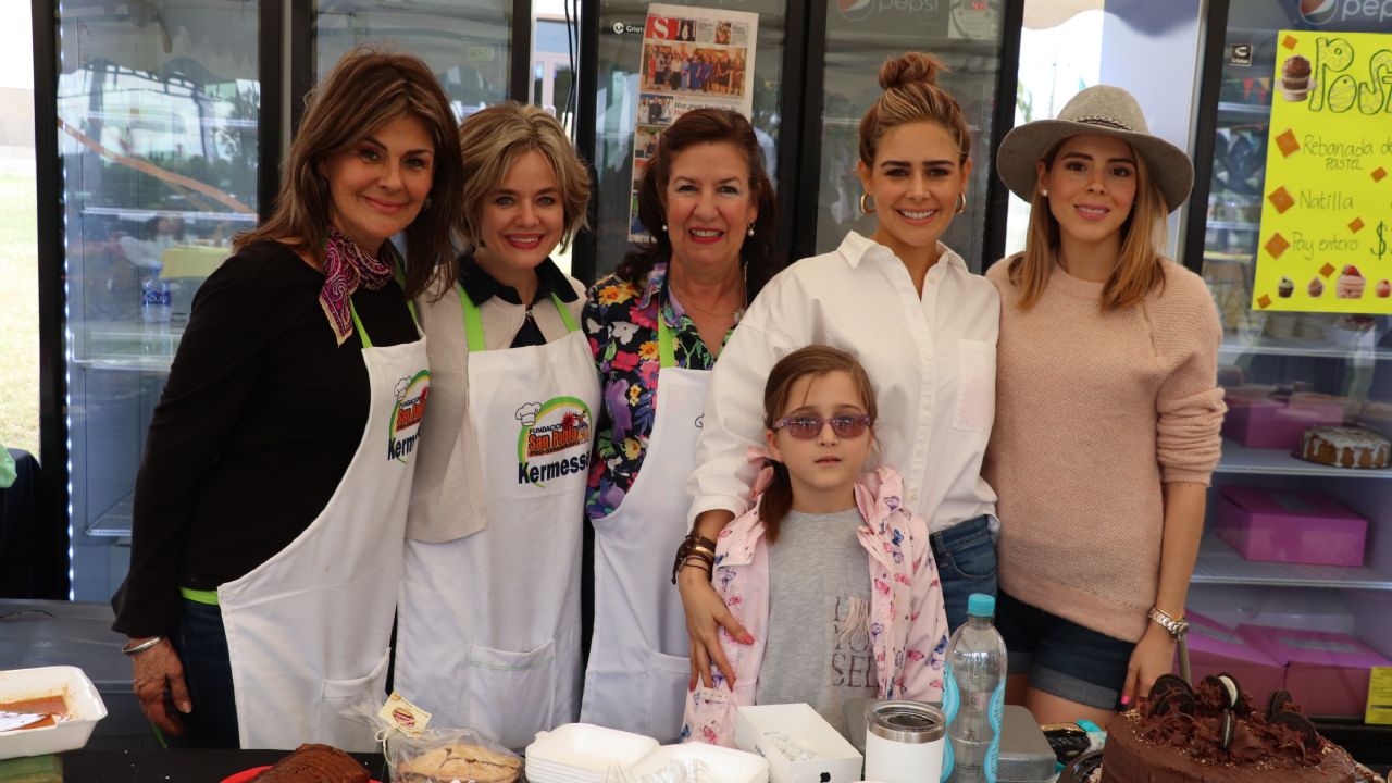 ¡Voluntarios felices! Culmina con éxito kermés de la Fundación San Pablo IAP