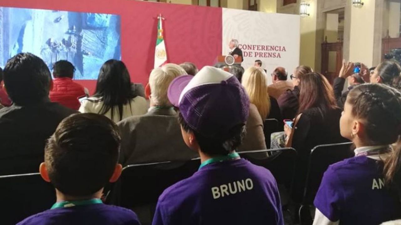 VIDEO: AMLO no da la palabra a niños reporteros que fueron a ‘la mañanera’