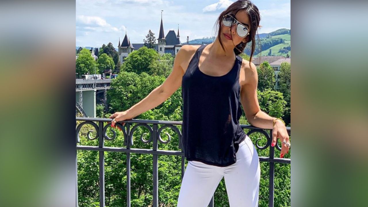 Daniela Fainus acapara las miradas al mostrar su perfecto abdomen