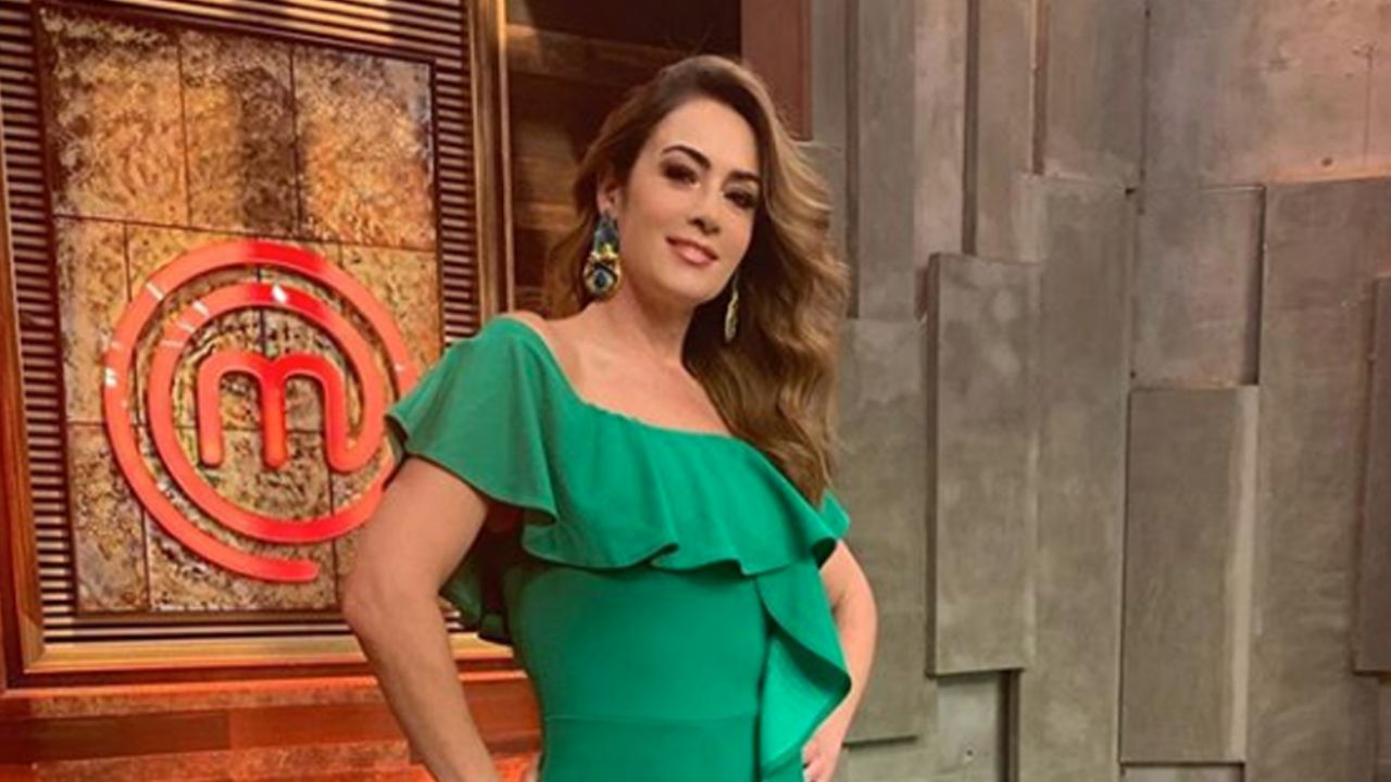 Anette Michel comparte inédita foto de ‘MasterChef’ y enloquece a todo TV Azteca