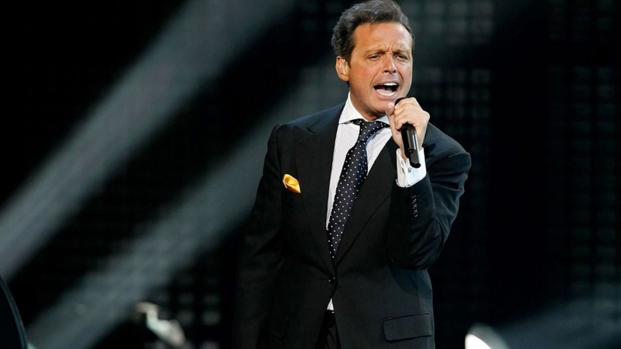 VIDEO: Luis Miguel y Thalía despiertan rumores de romance con tórrido beso