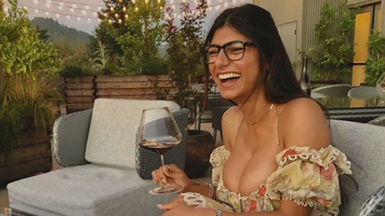 VIDEO: Empapada en sudor, Mia Khalifa se ejercita y lo presume en Instagram