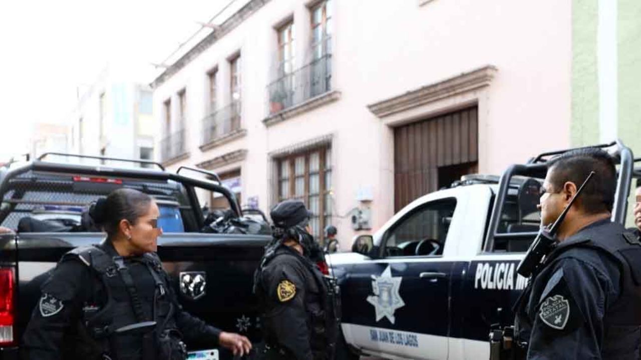 Por presuntos nexos con el narco, policías de Jalisco son desarmados