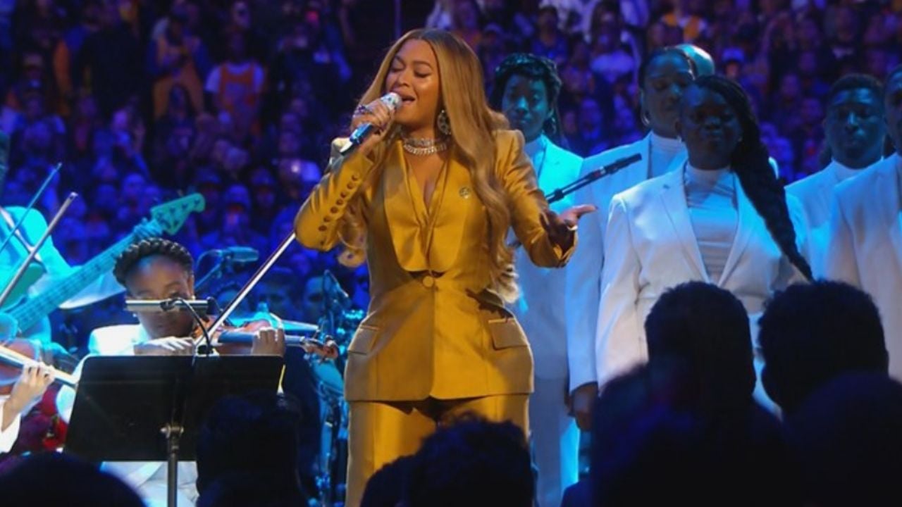 Beyoncé se quiebra al cantar durante el homenaje a Kobe Bryant en Los Ángeles