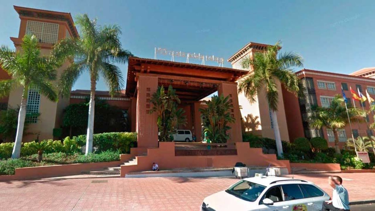 Coronavirus: Italiano provoca cierre de hotel con mil turistas en Tenerife