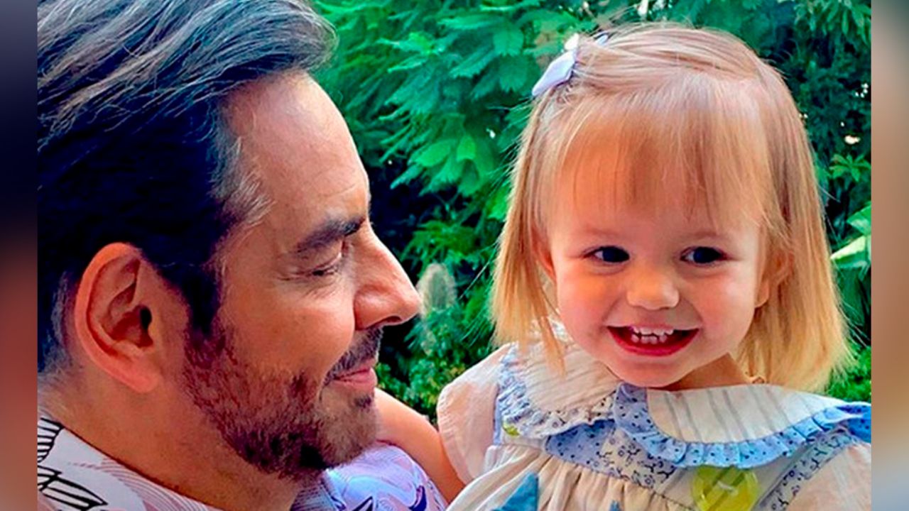 La tierna foto de Eugenio Derbez con su nieta que ha conquistado las redes