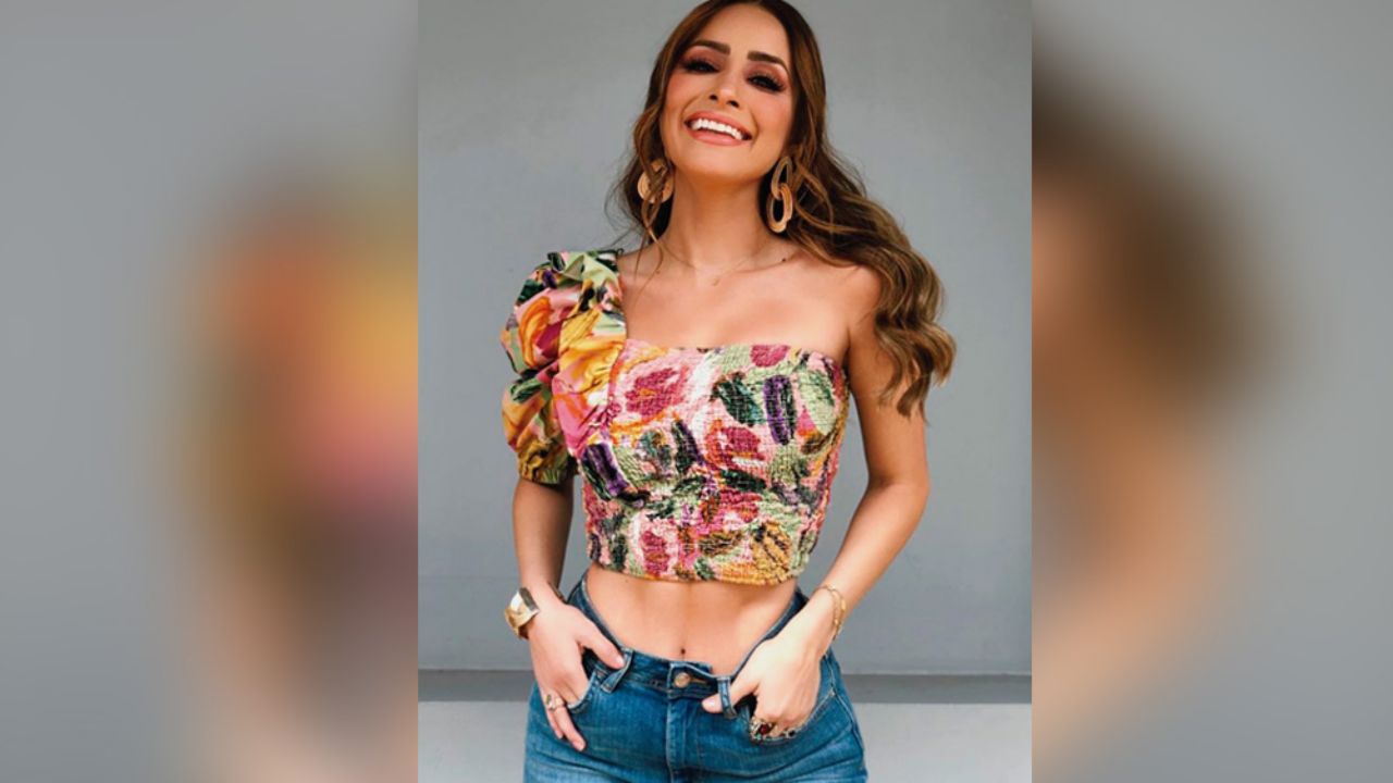 Cynthia Rodríguez se luce con short ‘cachetero’ y menea sus encantos en TikTok