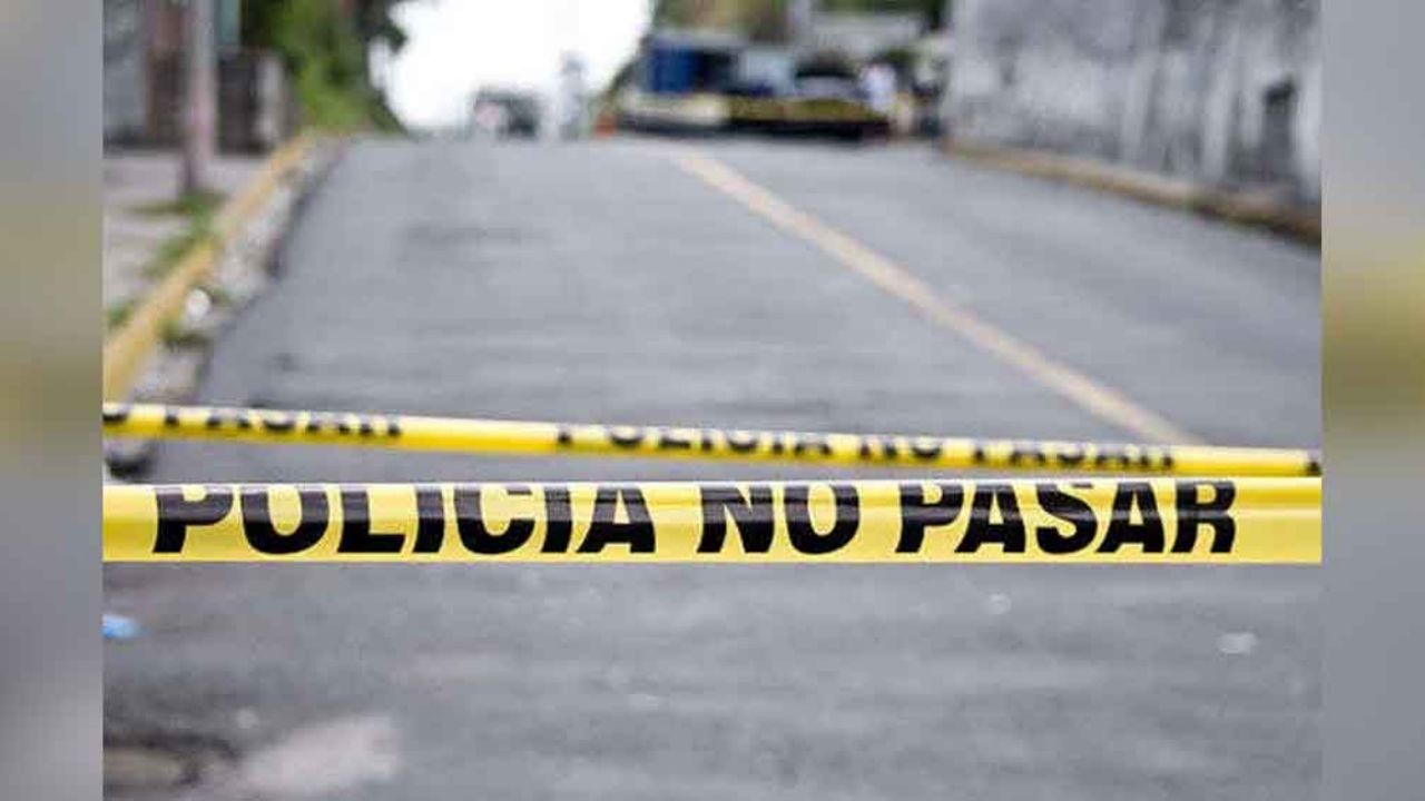 Otro feminicidio más: Encuentran a mujer calcinada cerca de unas canchas