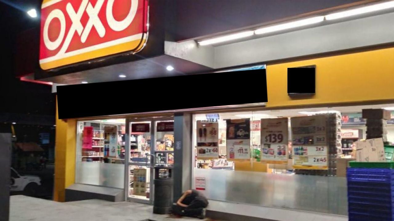 Madre intenta regalar a su hijo de 8 años afuera de un Oxxo en Coahuila