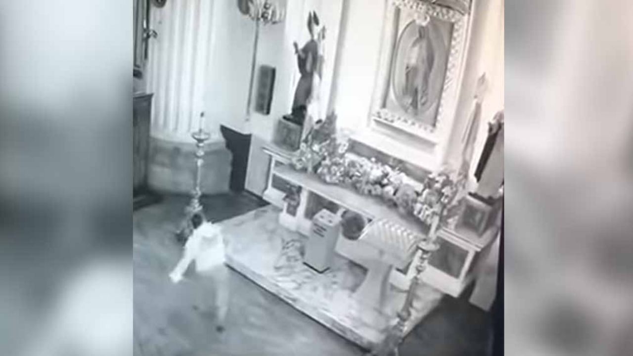 VIDEO: Sujeto daña a pedradas imagen de la Virgen por no cumplirle milagro