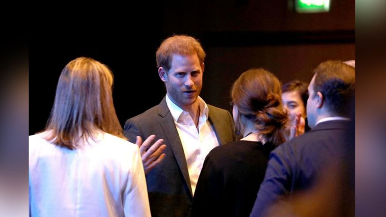 Harry rompe todo lazo con la Corona; pide que no le digan su alteza real