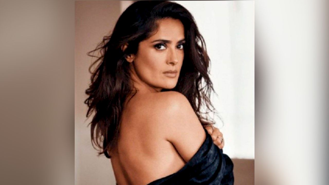 “Mujerón”: Salma Hayek cautiva al posar sensualmente desde Berlín