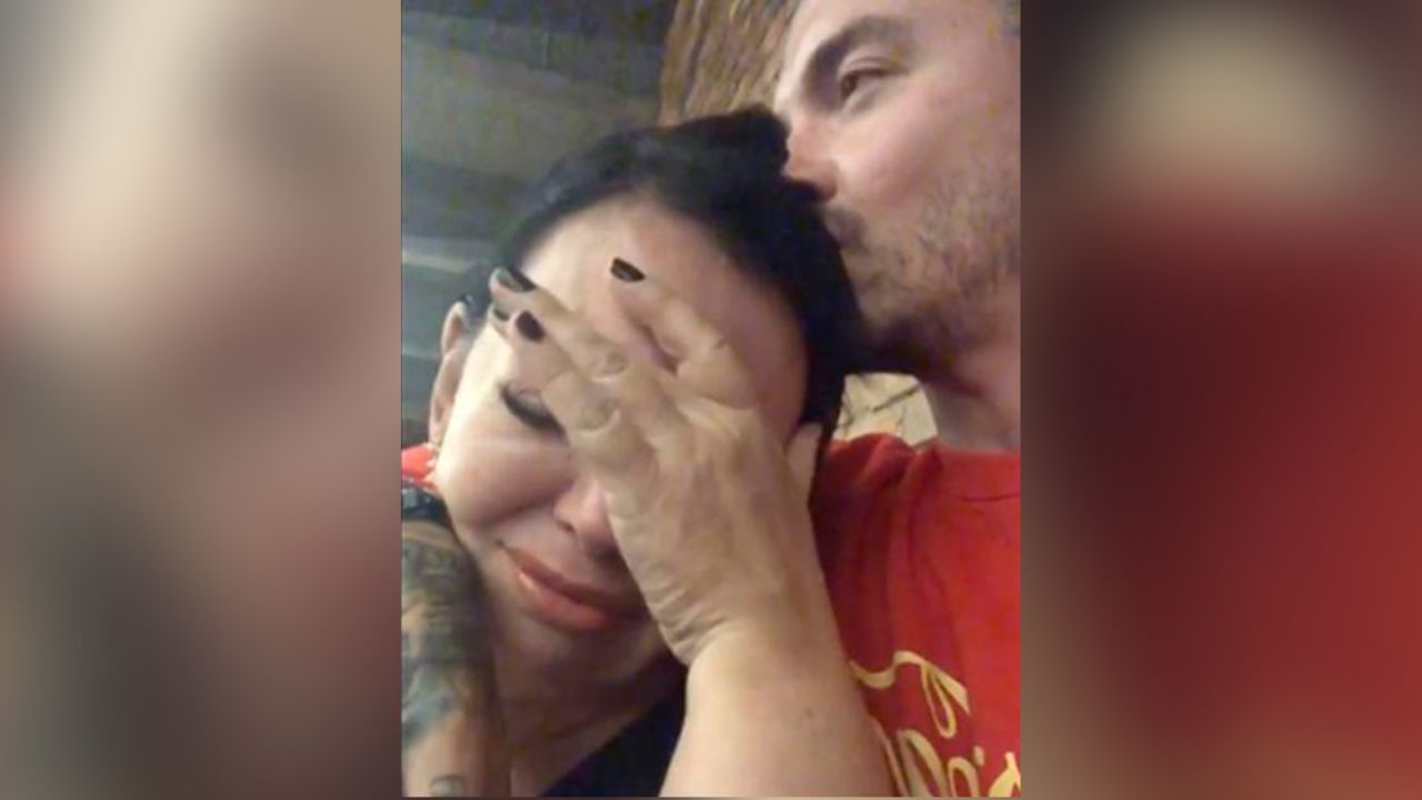 J Balvin muestra su lado más tierno al celebrar el cumpleaños de su madre