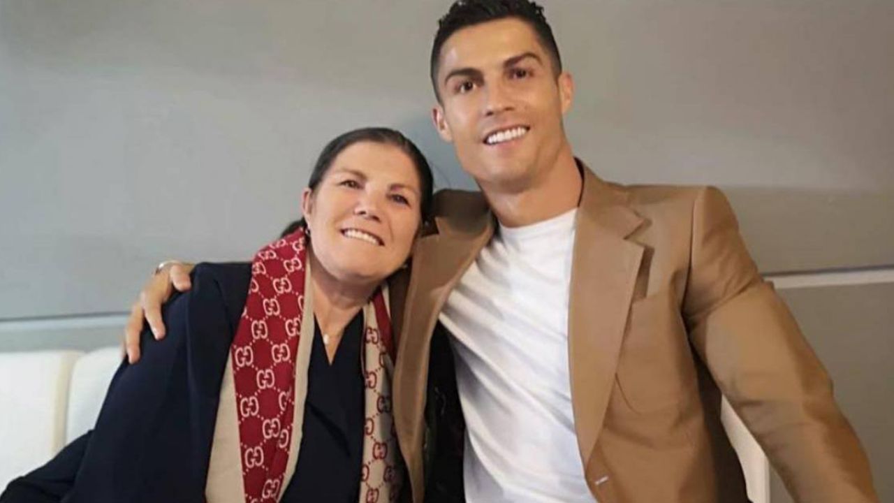 Cristiano Ronaldo pasa mal momento; internan a su madre de emergencia